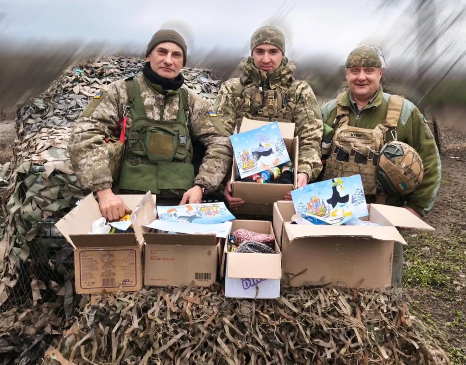 Дитяча підтримка з Тернополя дійшла до передової: бійці 44-ї артбригади отримали подарунки й малюнки