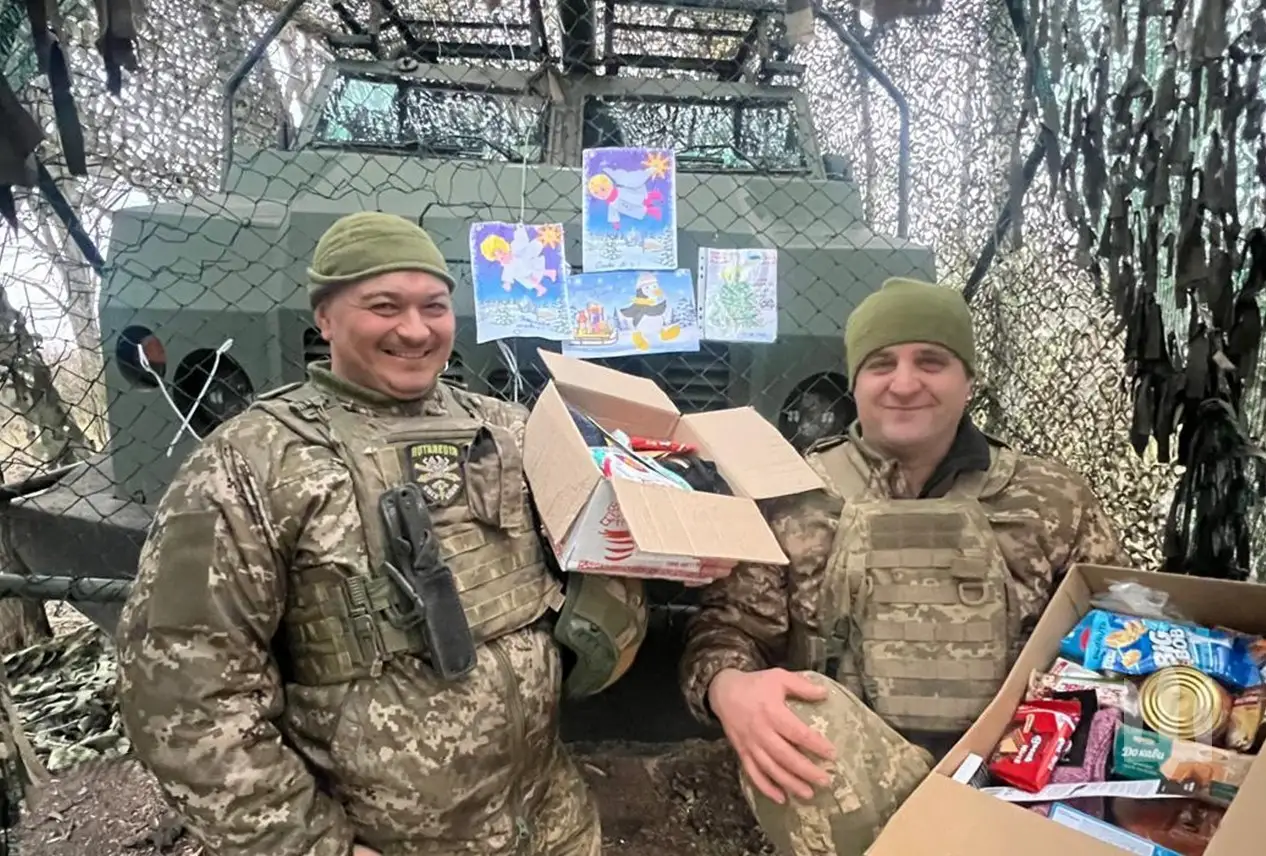 Дитяча підтримка з Тернополя дійшла до передової: бійці 44-ї артбригади отримали подарунки й малюнки