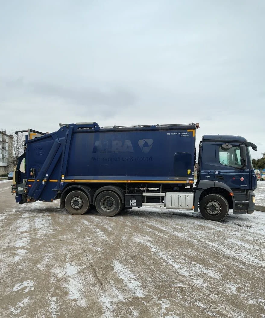 Новий ресурс для чистоти: Ланівці посилили комунальний автопарк сміттєвозом з Німеччини