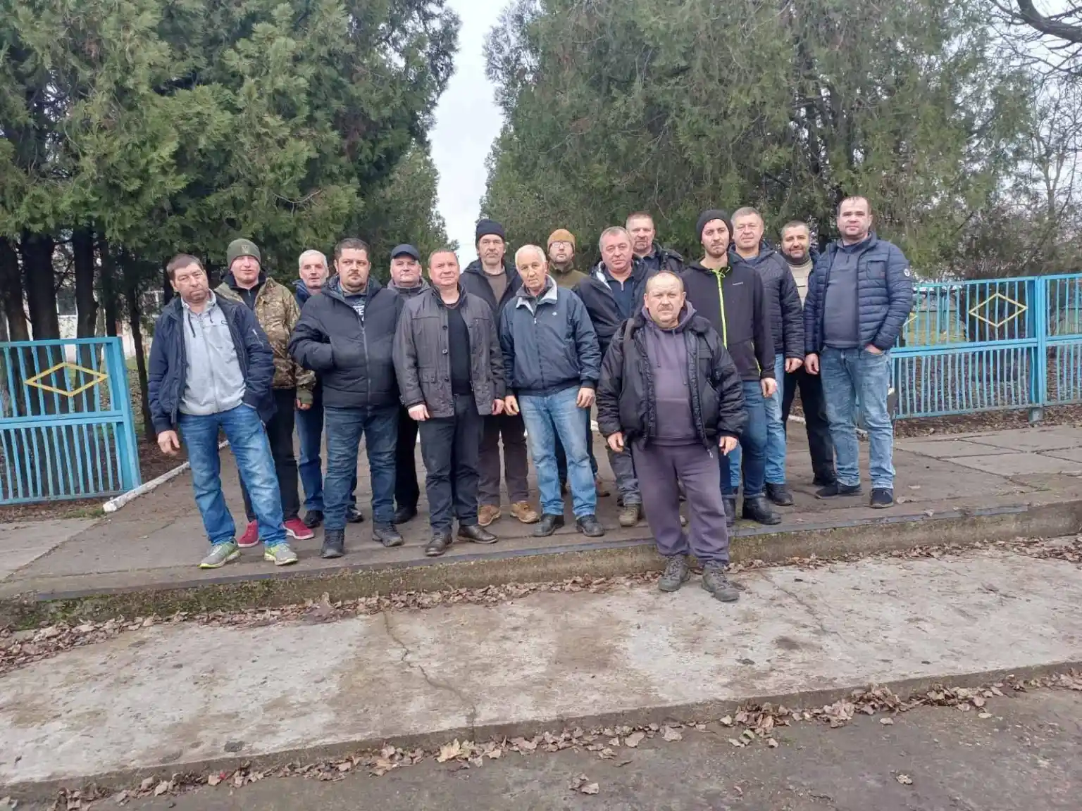 Мешканці Шумської громади долучилися до зведення оборонних рубежів на сході