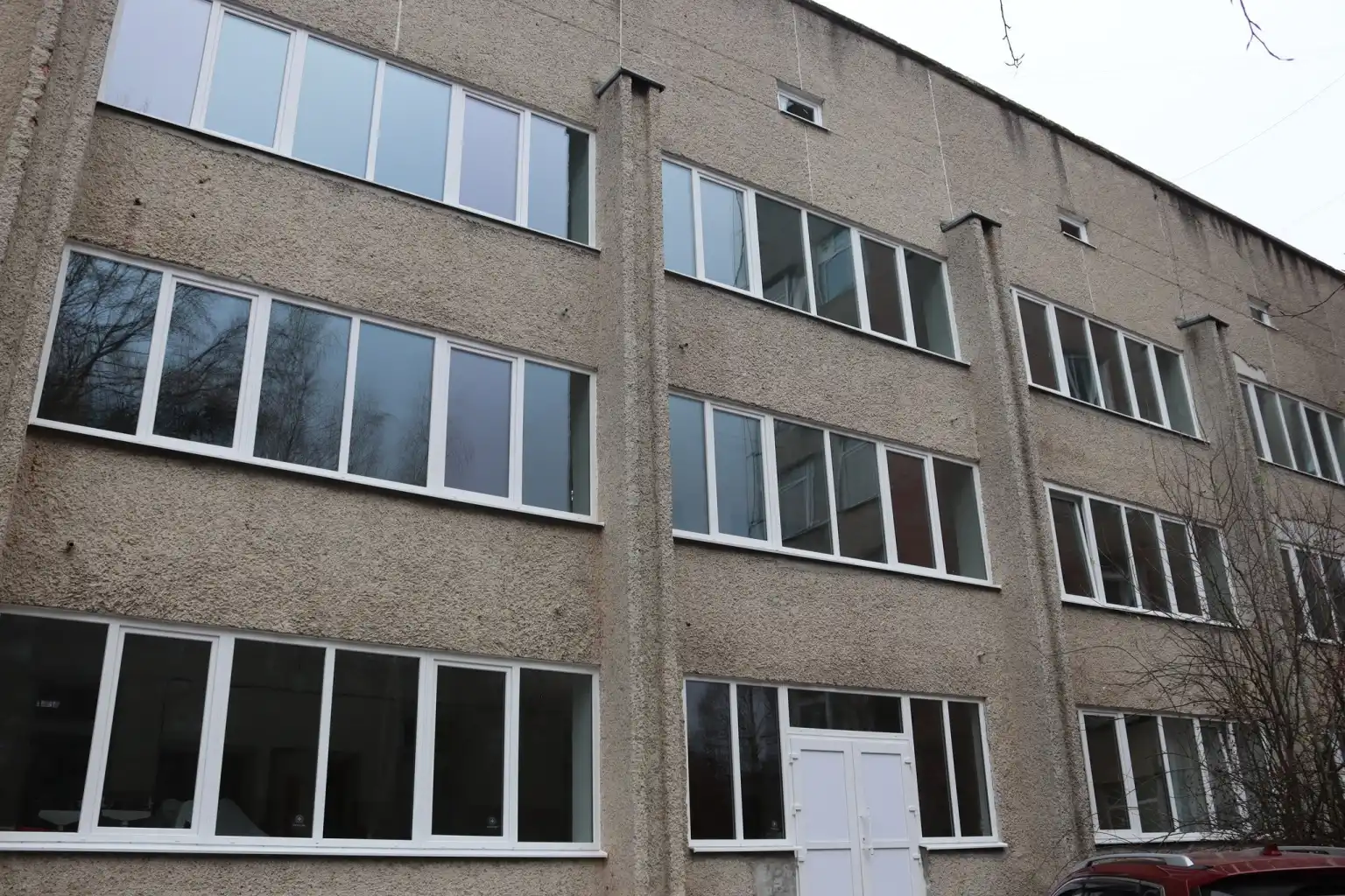 Теплі палати взимку: у дитячій лікарні Тернополя оновили вікна
