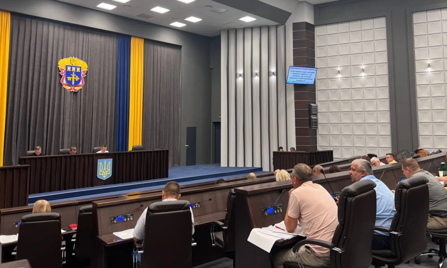 Без рішень і голосувань: депутати облради не зібралися на пленарне засідання