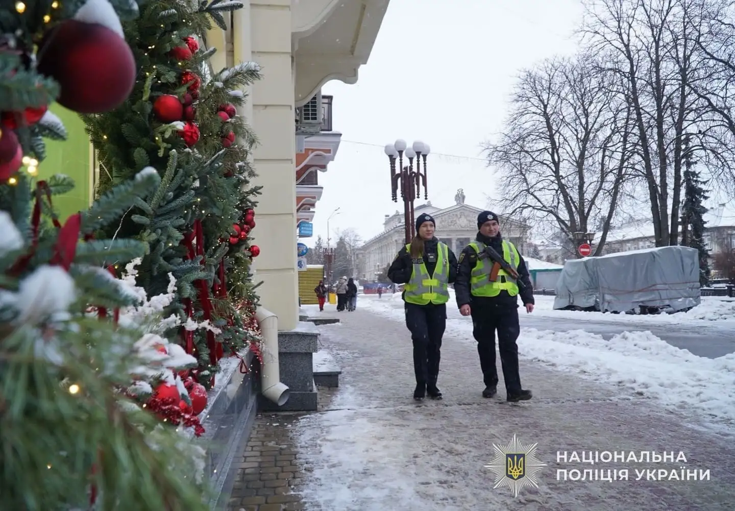 Новий рік без натовпів і салютів: як Тернопільщина зустріне ніч з 31 грудня