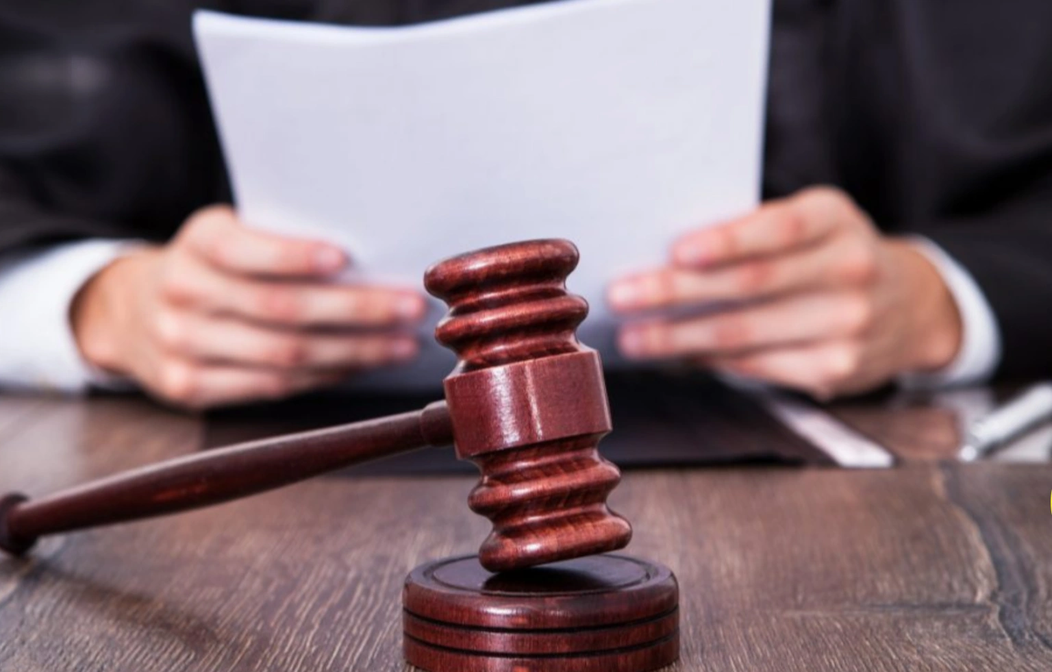 Псевдореферендум під охороною військових: суд виніс вирок колаборантці з Херсонщини
