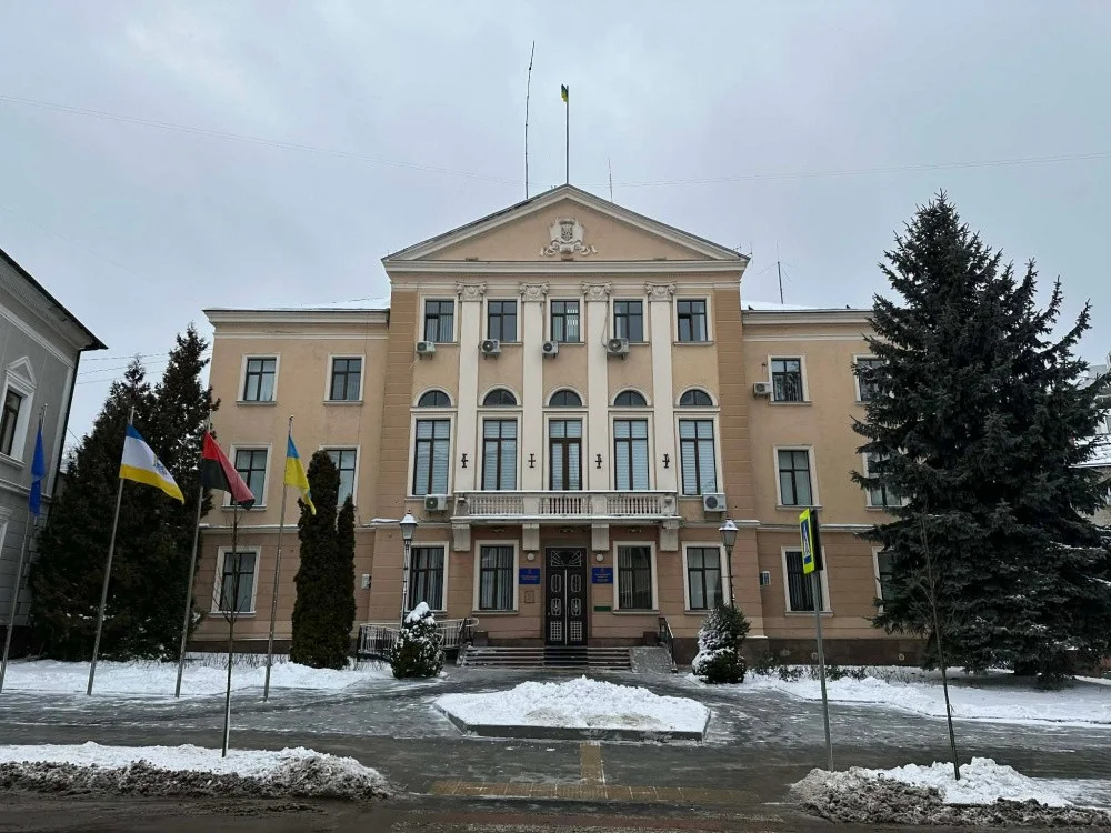 Сніг диктує правила: у Тернополі перекривають вулицю та посилюють нічні обмеження