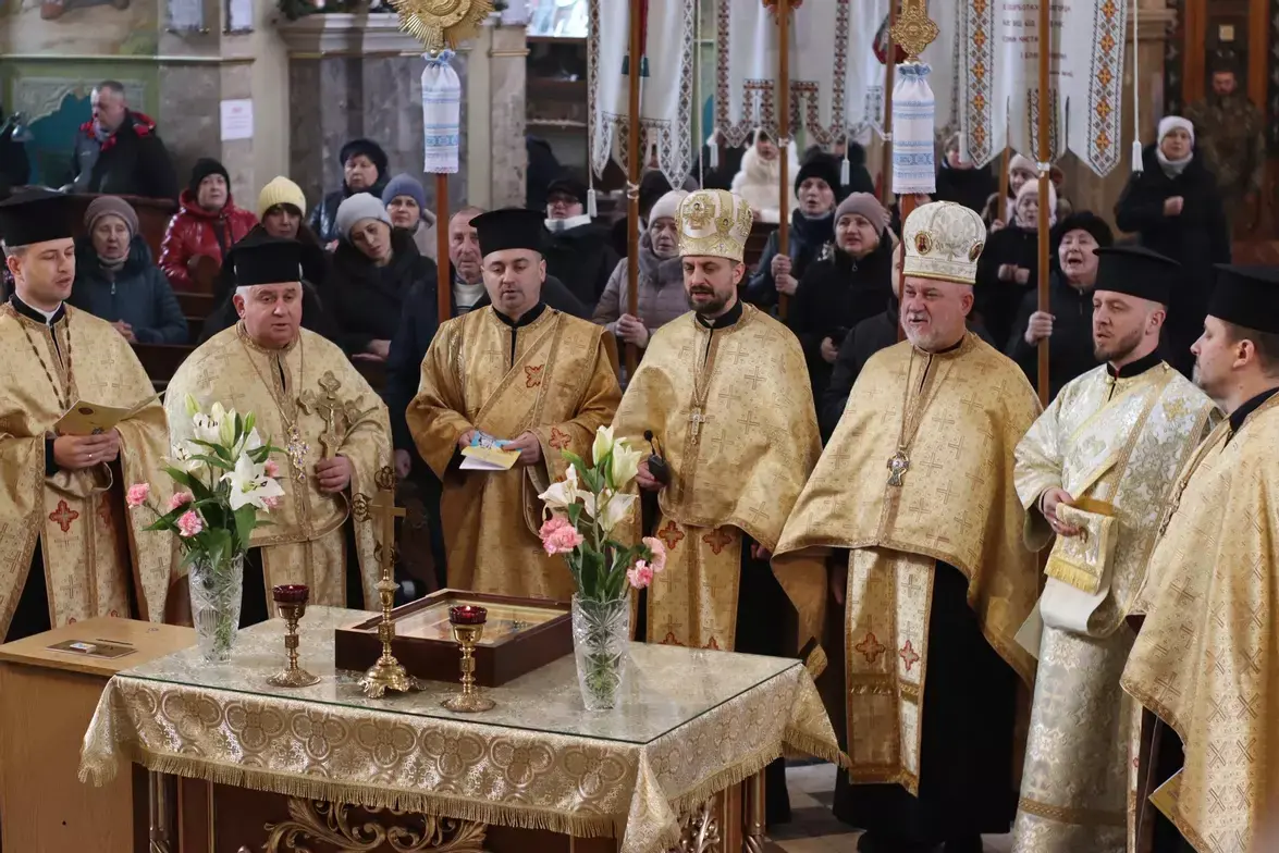 До Тернополя прибуло паломництво зі святинею – ікона з мощами Володимира Великого вирушить громадами архиєпархії