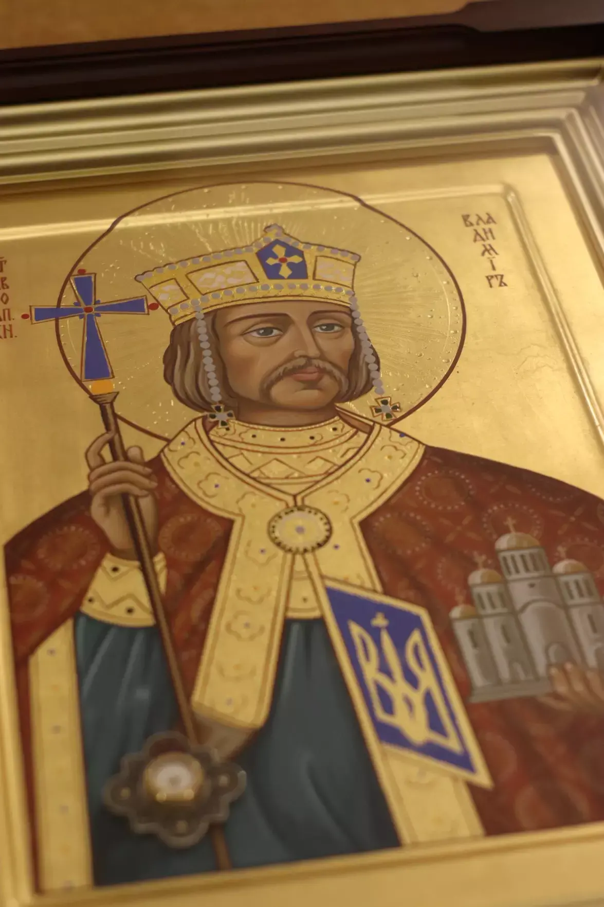 До Тернополя прибуло паломництво зі святинею – ікона з мощами Володимира Великого вирушить громадами архиєпархії