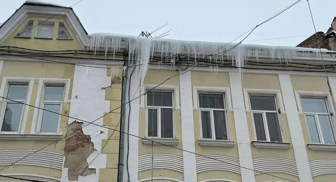 Відлига вдарить по гаманцю: поліція нагадала про штрафи за лід і бурульки