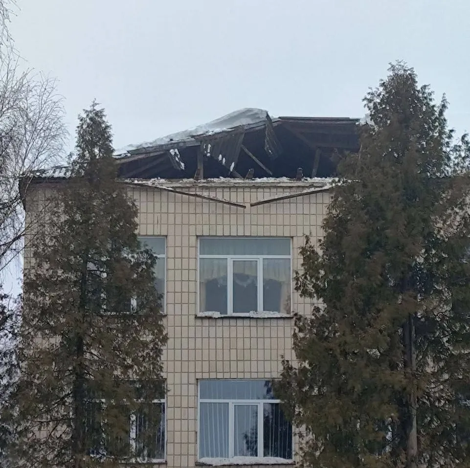 У Бережанах під час занять обвалився дах ліцею: учнів переводять на дистанційку