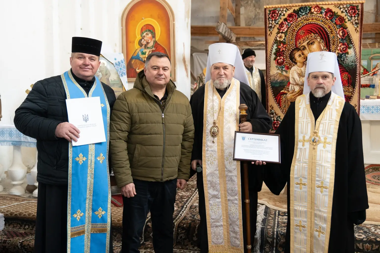 Духовне відродження Бережан: монастир бернардинців офіційно передали парафіянам
