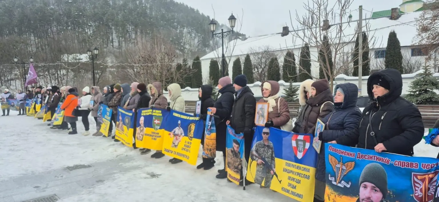 У Кременці нагадали про долі полонених: Майдан Волі закликав не мовчати