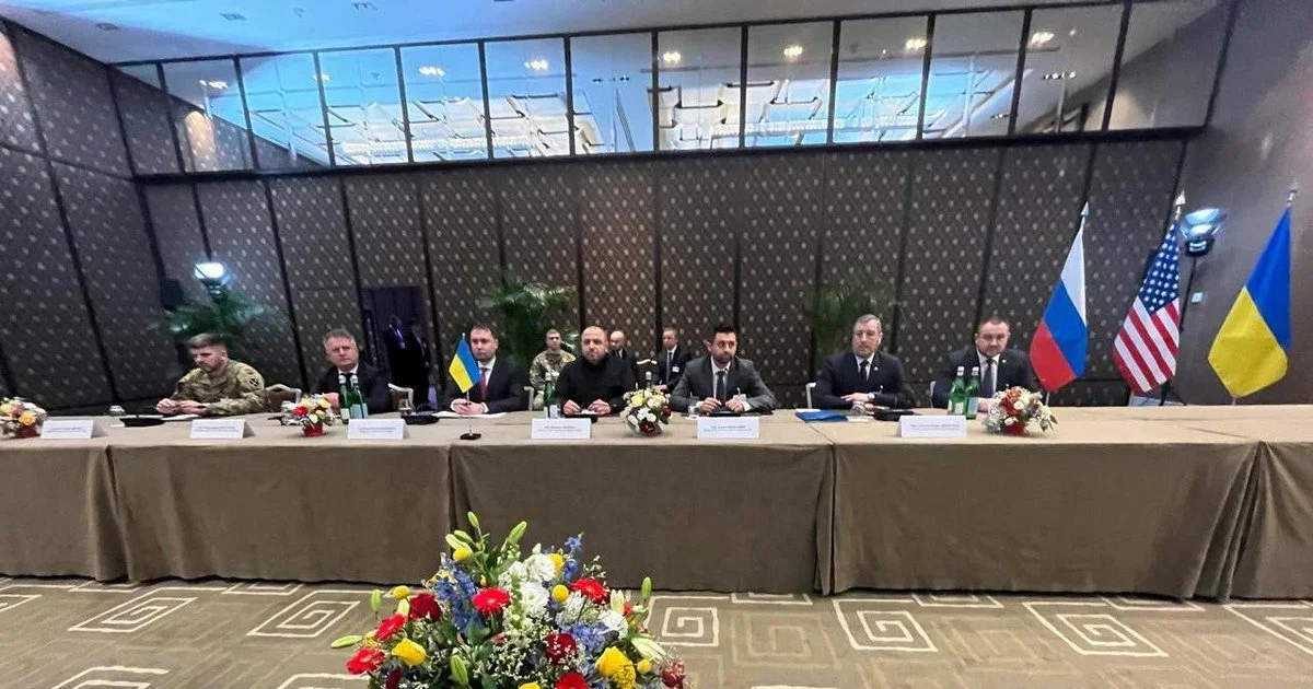 Женевський раунд: Україна розпочала переговори із США та РФ