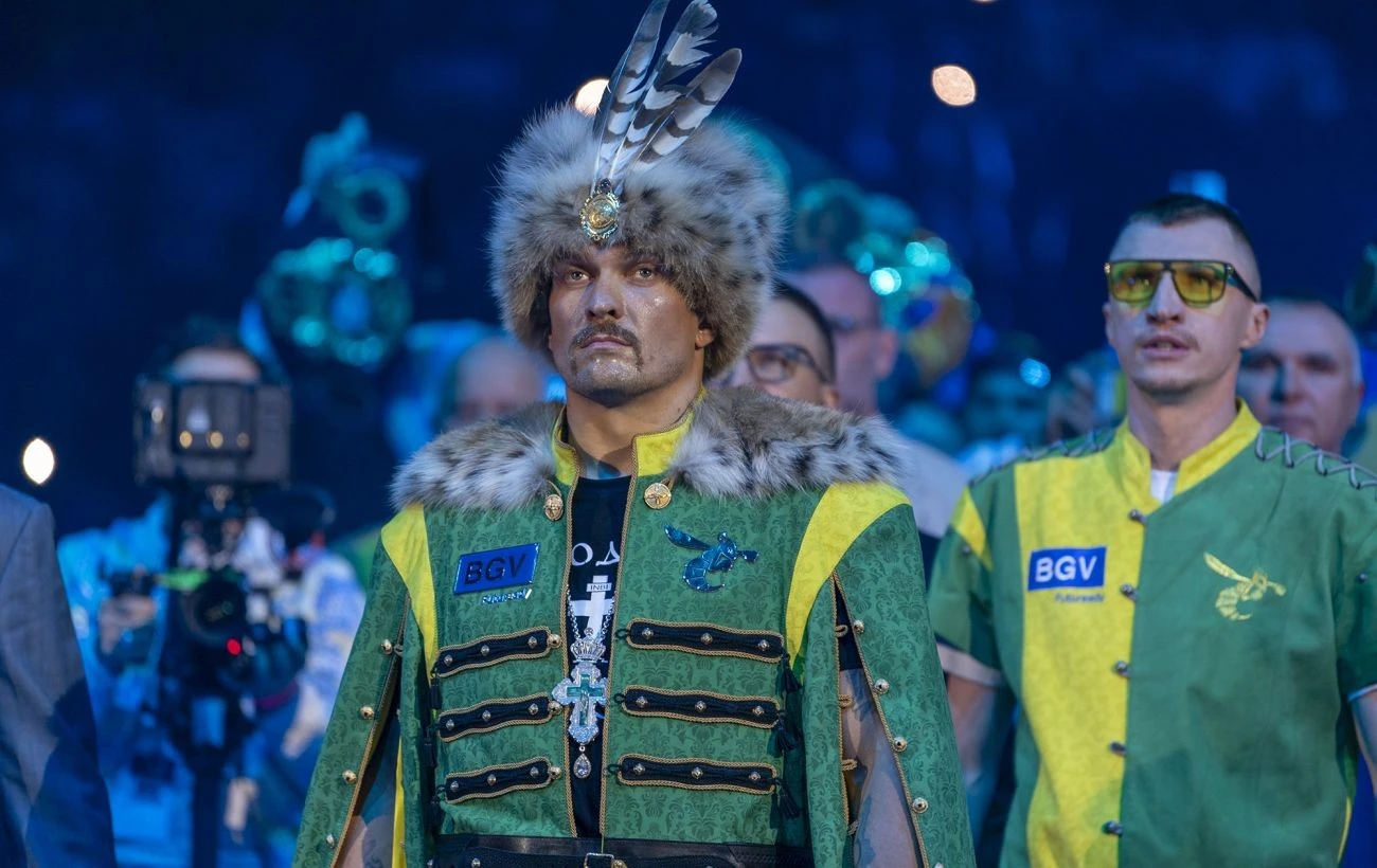 Бій біля підніжжя пірамід: чому Усик не ризикуватиме своїми поясами у поєдинку з Верховеном
