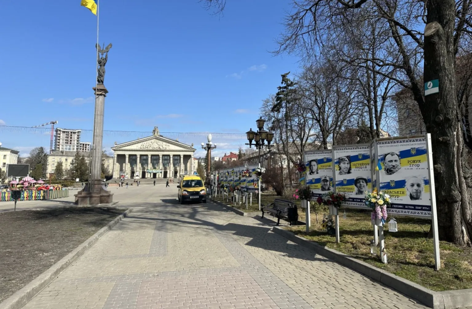 У центрі Тернополя реставрують Алею памʼяті «Незламні»