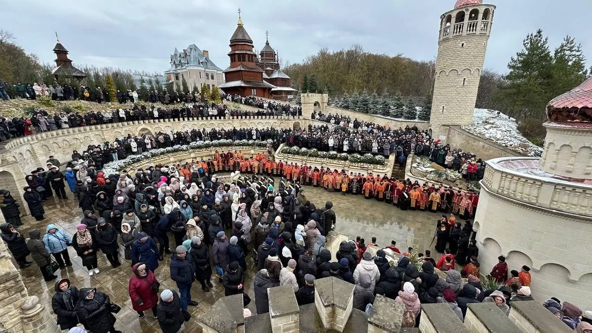 Зарваниця готується до Архиєпархіальної Хресної дороги: молитва за мир та перемогу