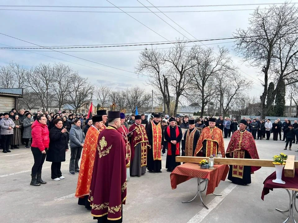 Сила молитви та єдності: у Хоросткові віряни трьох конфесій зібрали допомогу для фронту