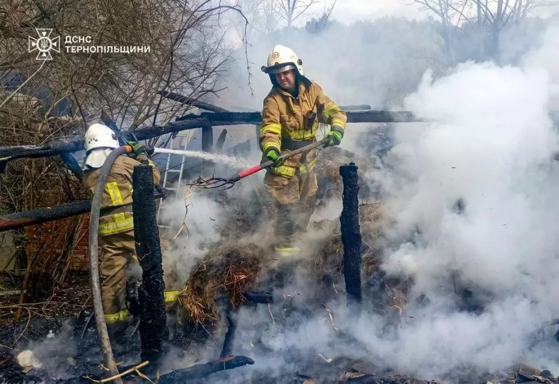 На Тернопільщині за добу вогнеборці приборкали дев’ять пожеж