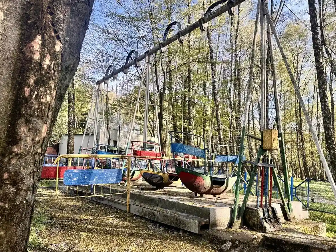 Сезон каруселей у Тернополі на паузі: чому парки ще не запустили розваги