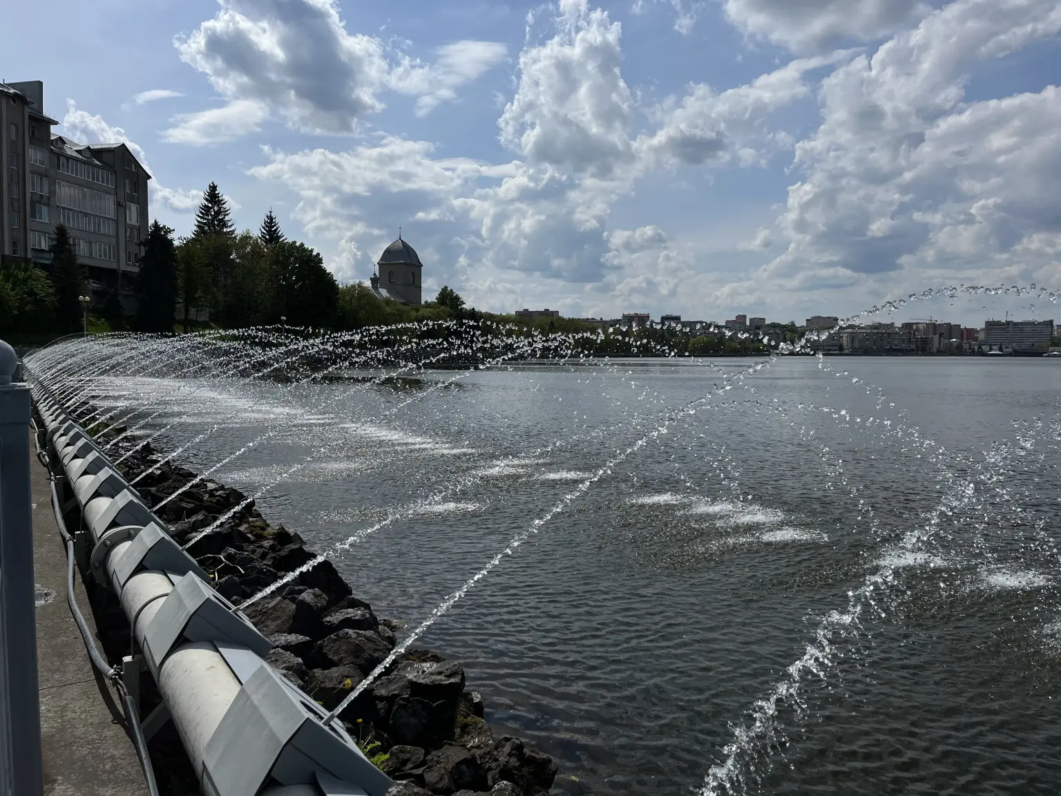 Тернопіль запустив водограї: де та коли дивитися на потоки води