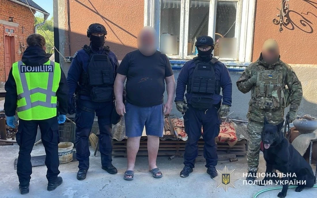 Арсенал у приватній оселі: на Чортківщині затримали підозрюваного у зберіганні боєприпасів