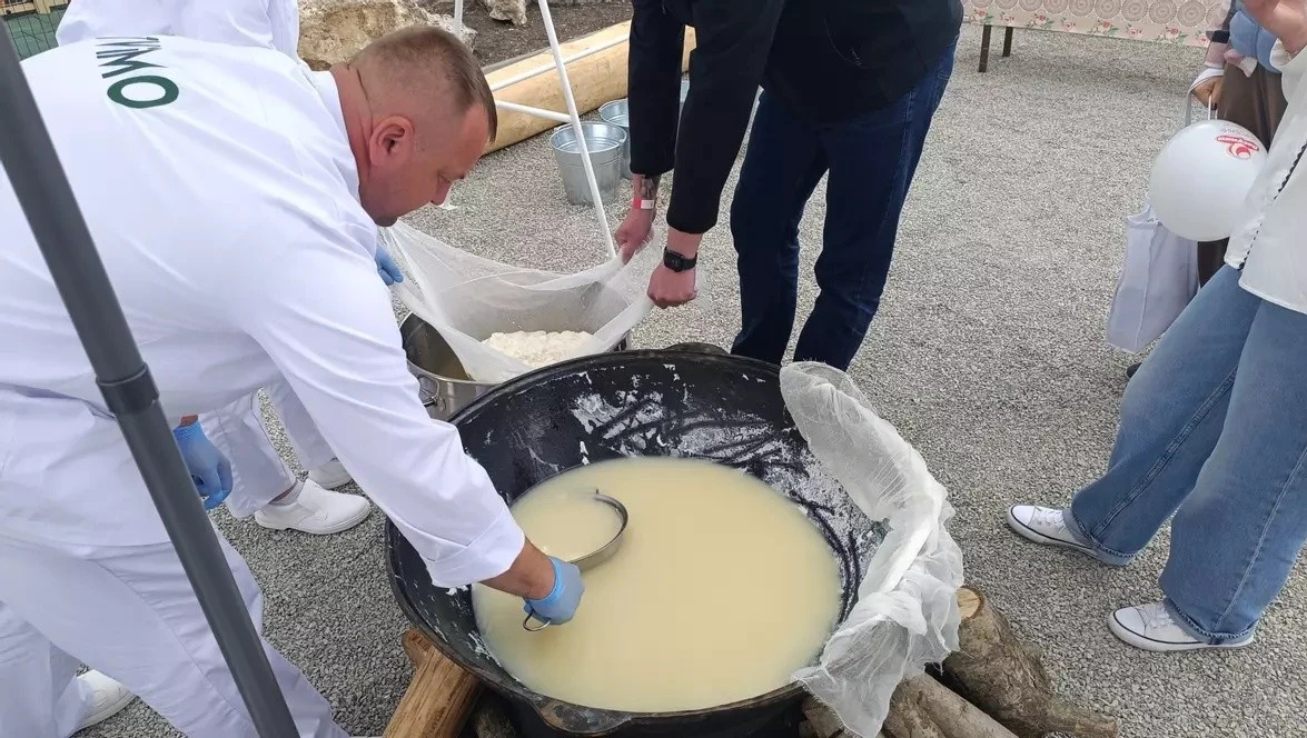 В Україні стартував унікальний фестиваль молока: шоу Клопотенка та розваги в Агроленді