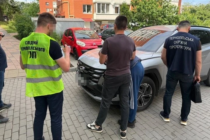 У Тернополі викрили організатора нелегального каналу міграції