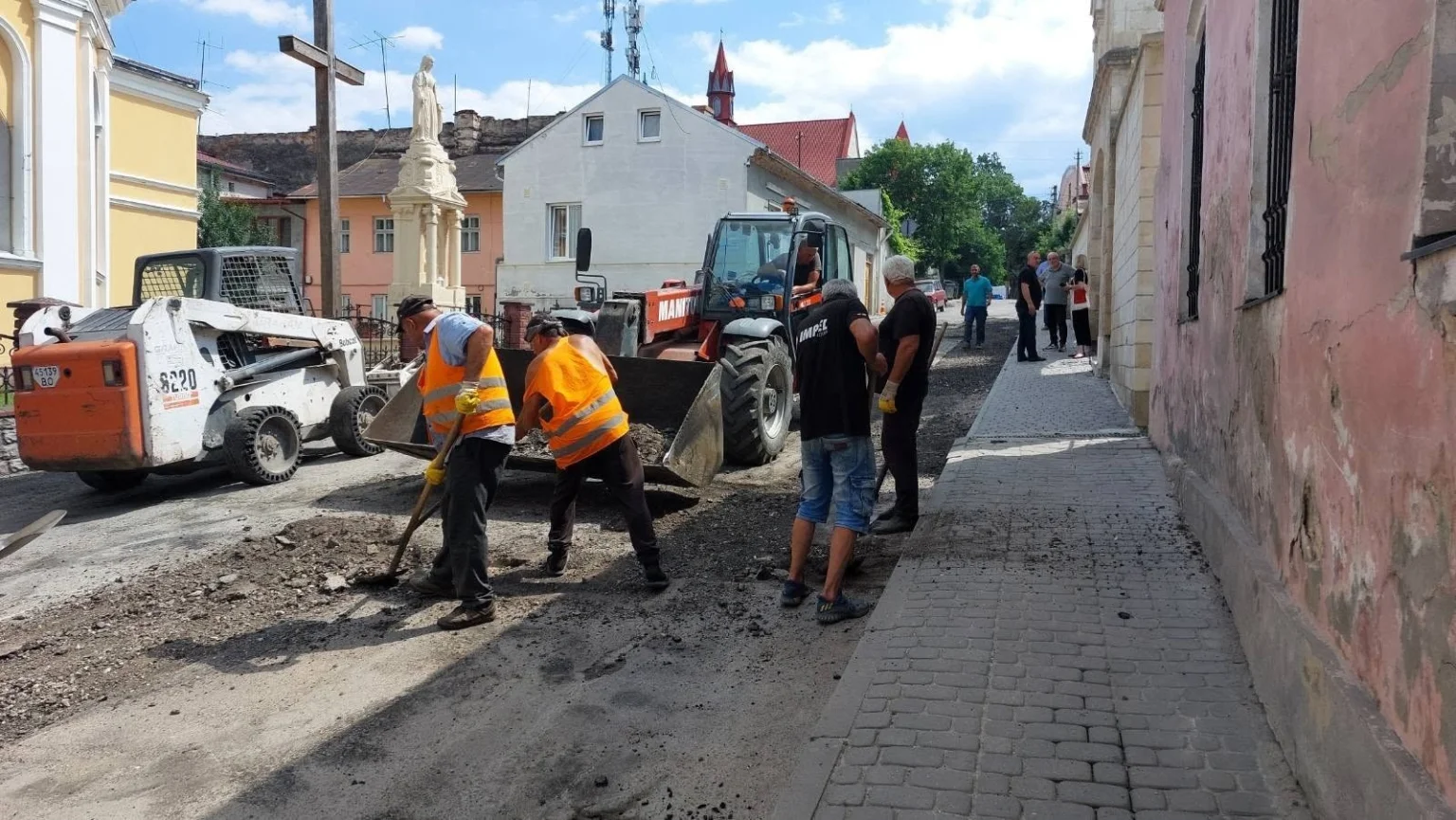 Старовинний квартал Бережан оновлюють завдяки спільним зусиллям