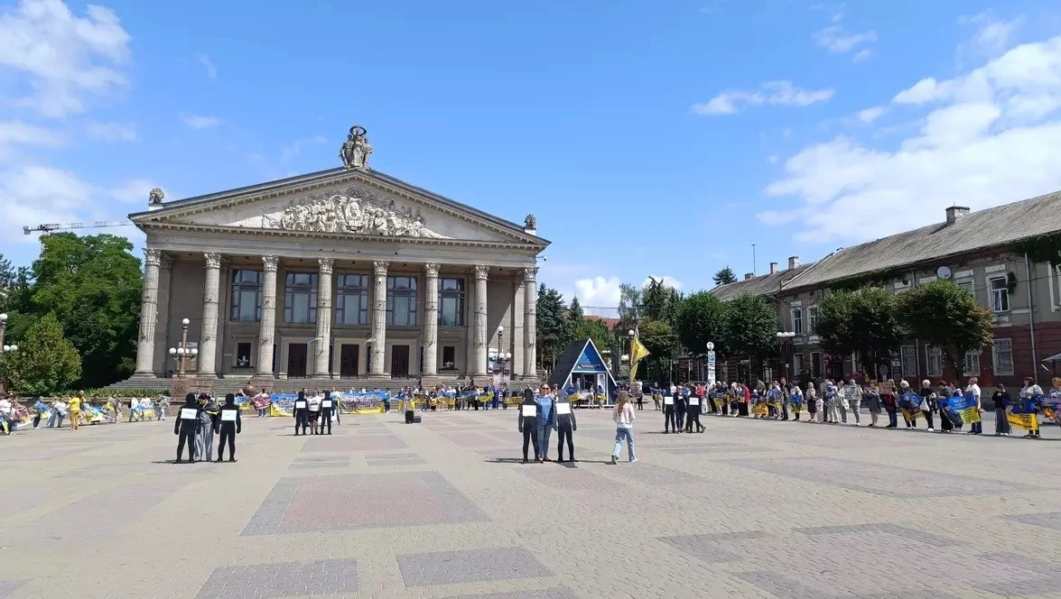 Тернопіль вийшов на акцію нагадування про героїв у полоні