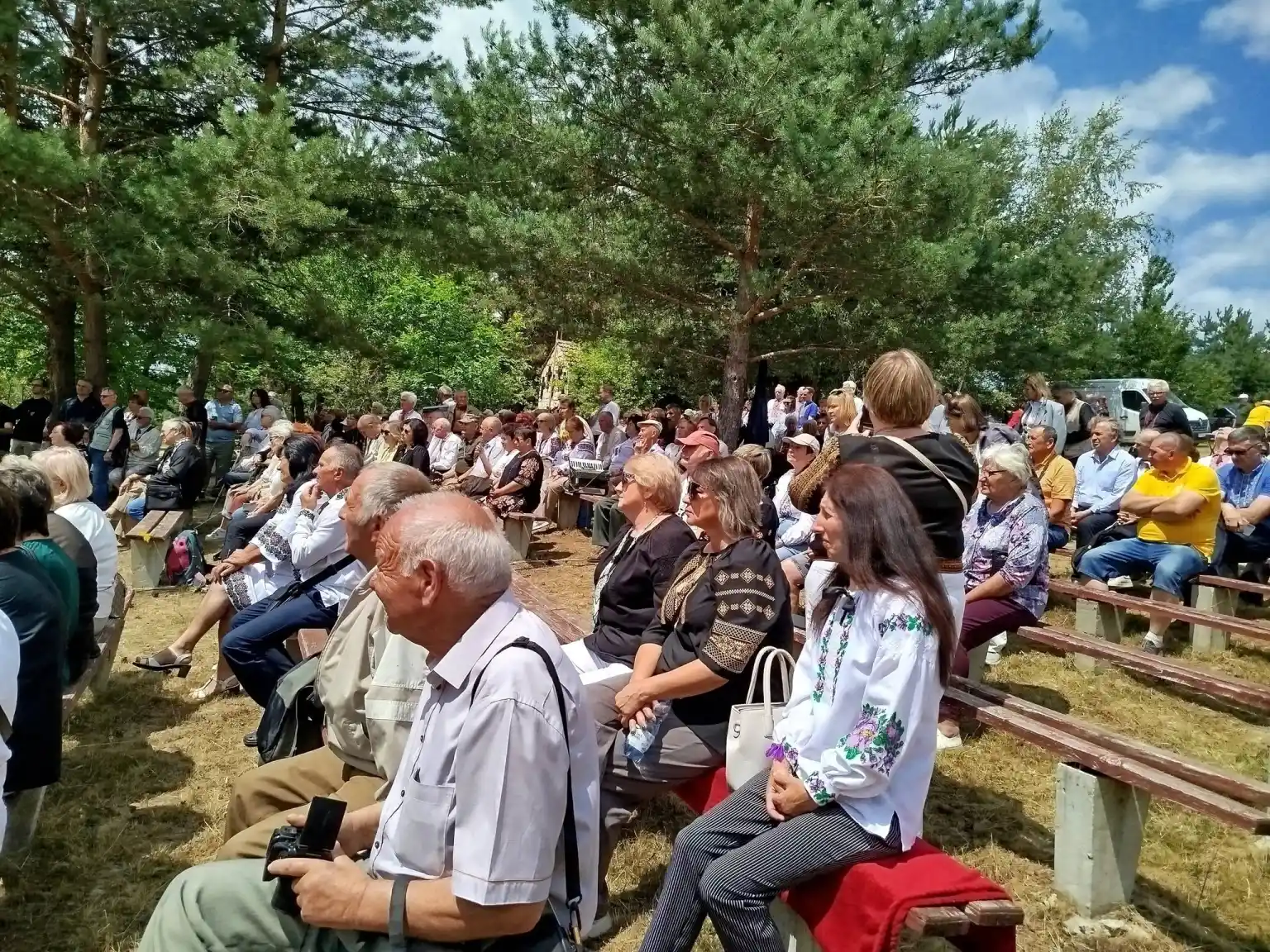 Пам’ять про героїв ОУН: на Тернопільщині провели фестиваль «Чорна вишиванка»