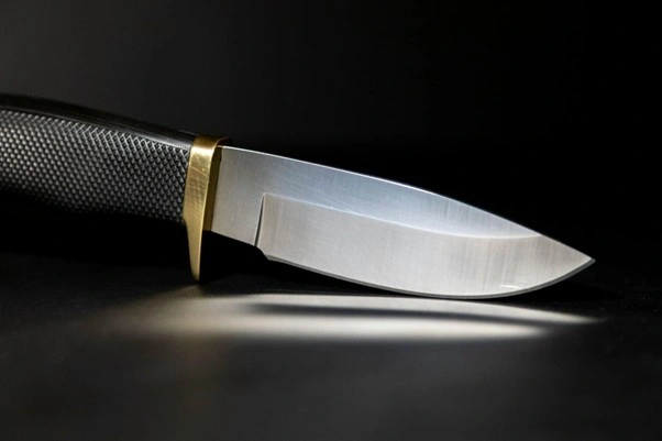 Чому сталь M390 довго тримає гостроту